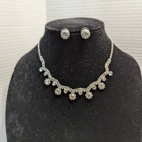 Crystal Silver Tone Choker Necklace with Matching Earrings Bridal Wedding Party - Picture 6 of 7